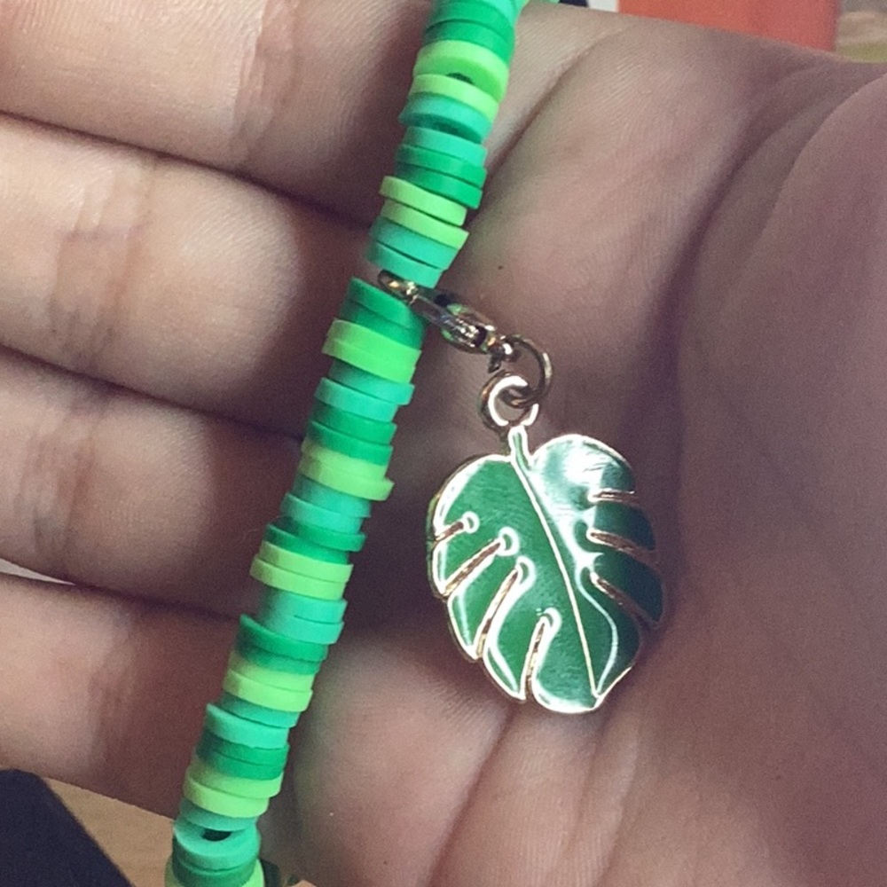 Green leaf bracelet